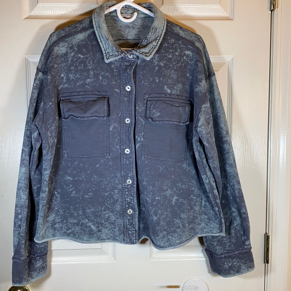 Leallo Women’s Button Down Shacket - image 1